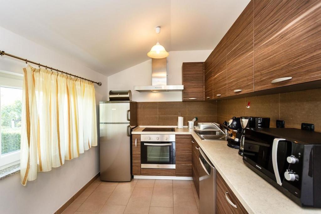 Premium Apartment Near Center And Beach With Parking คิร์ก ภายนอก รูปภาพ
