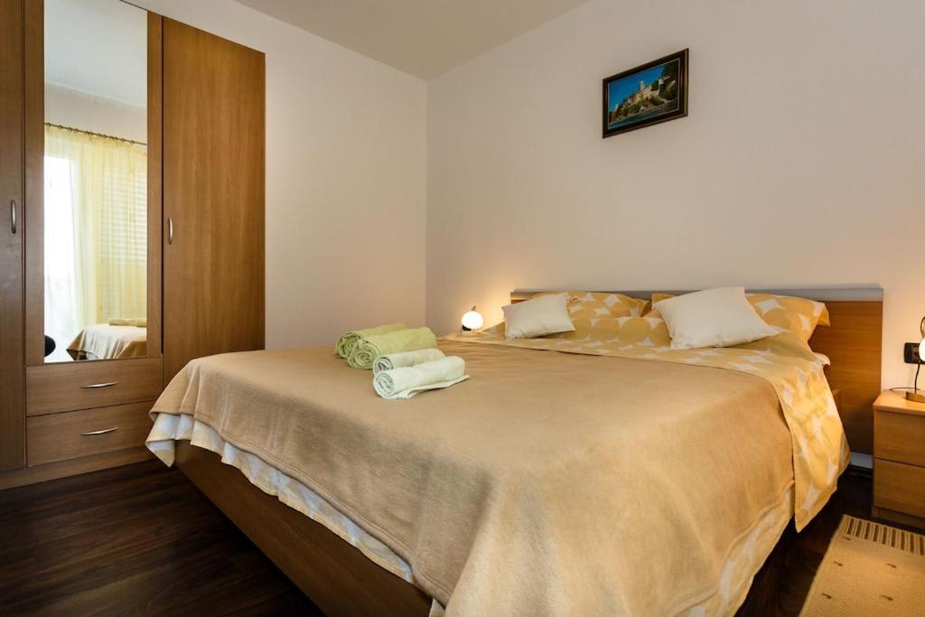 Premium Apartment Near Center And Beach With Parking คิร์ก ภายนอก รูปภาพ