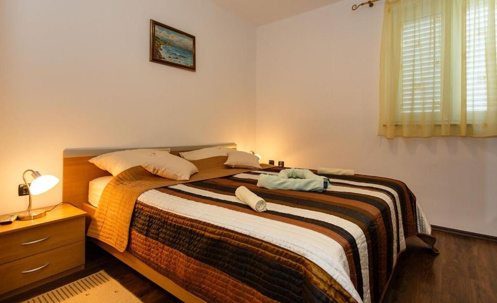 Premium Apartment Near Center And Beach With Parking คิร์ก ภายนอก รูปภาพ